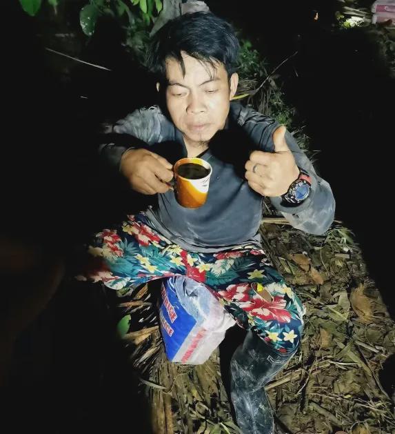 海外谋生的建筑工人pg电子试玩入口